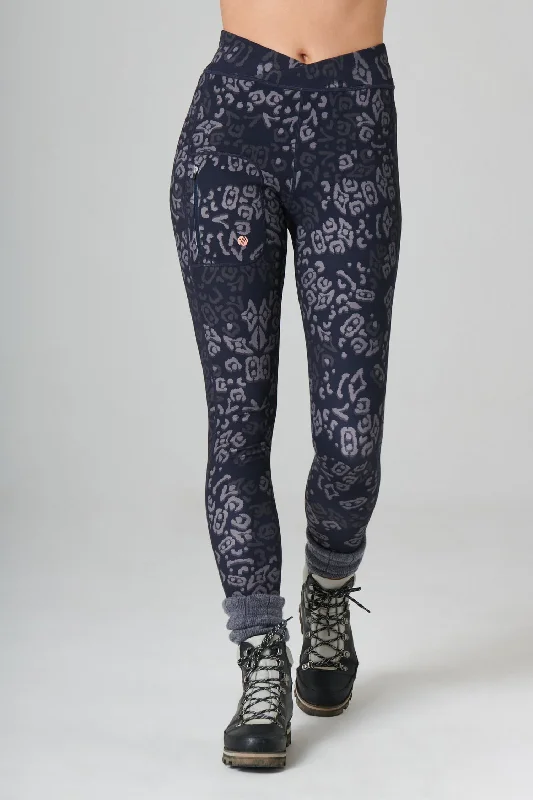 The Recycled Outdoor Leggings - Navy Wild Print